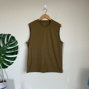 Everlane Men's Tank Top in Olive